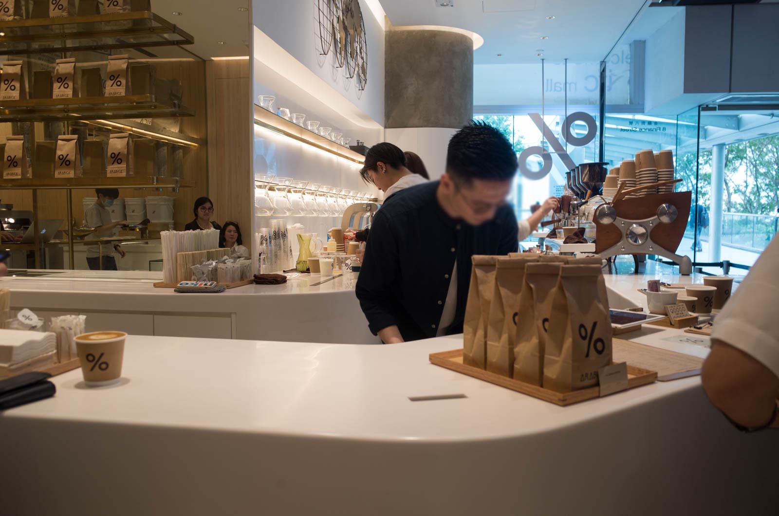 アラビカ香港IFC店の店員