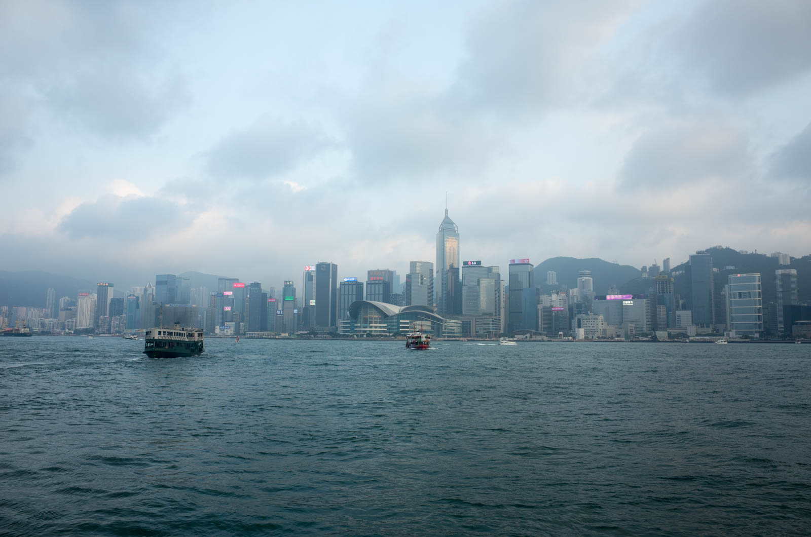 香港島へ渡るスターフェリー